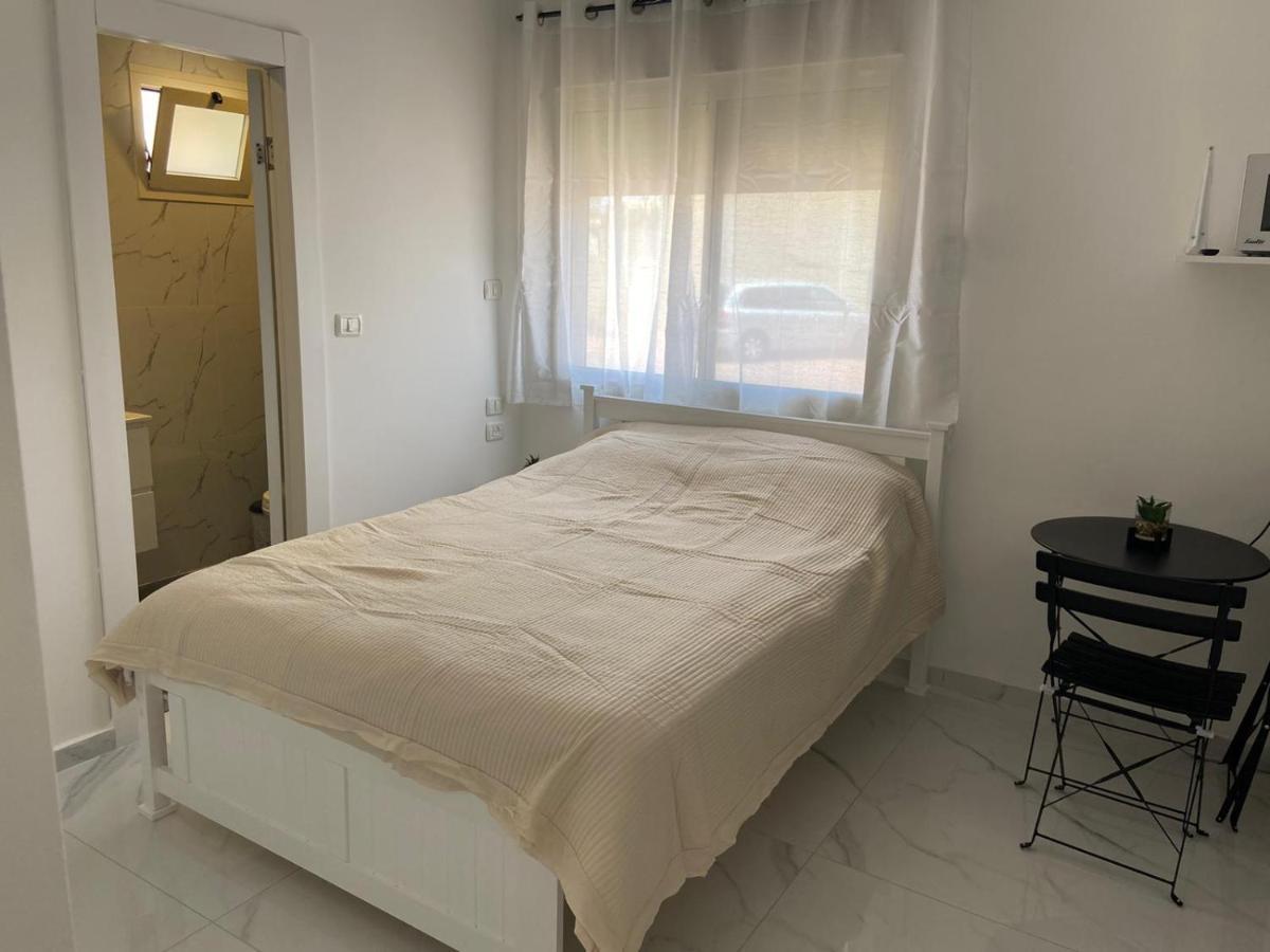 Hotel פנינת הדקל בבאר אורה Extérieur photo